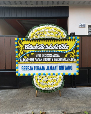 Papan Bunga Duka di Bukit Gadang